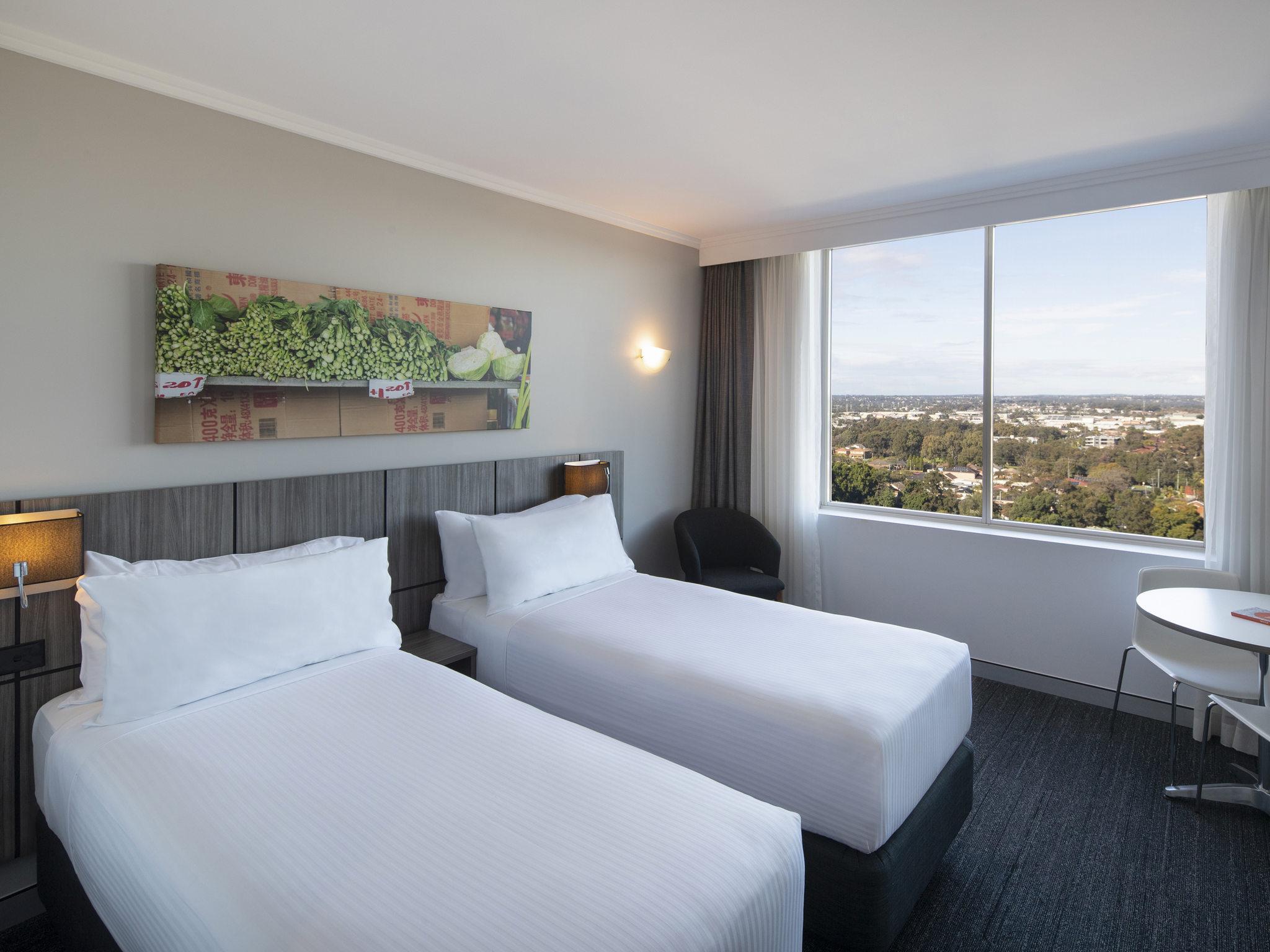 Mercure Sydney Bankstown Экстерьер фото