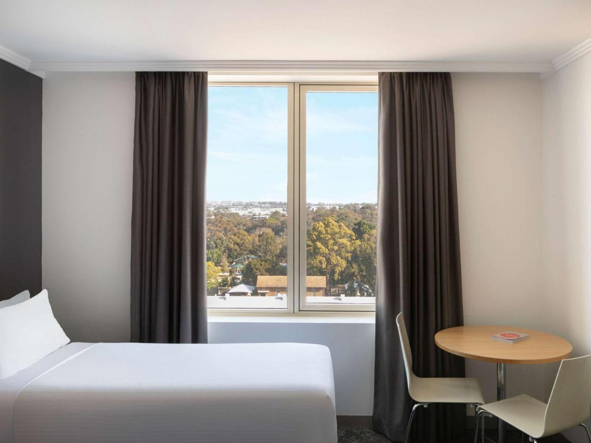 Mercure Sydney Bankstown Экстерьер фото