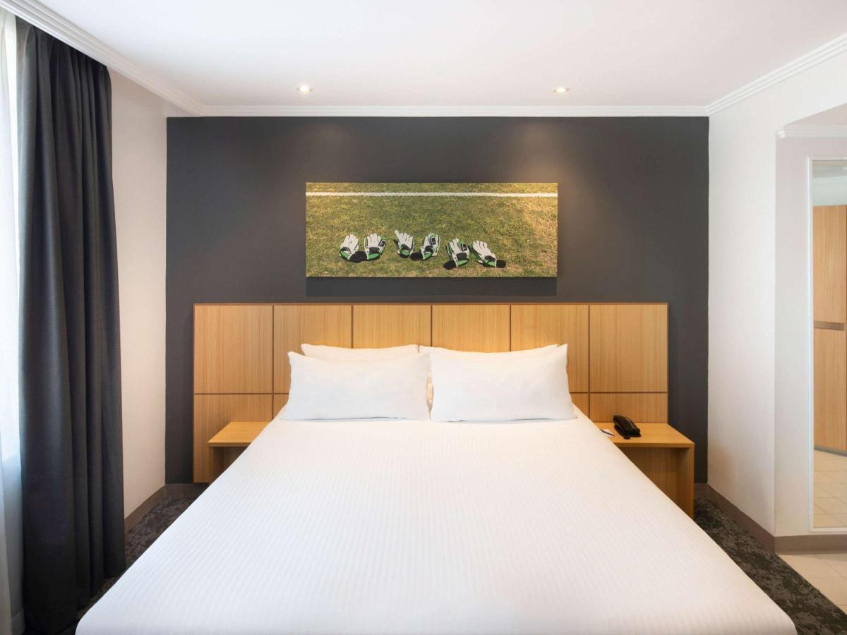 Mercure Sydney Bankstown Экстерьер фото