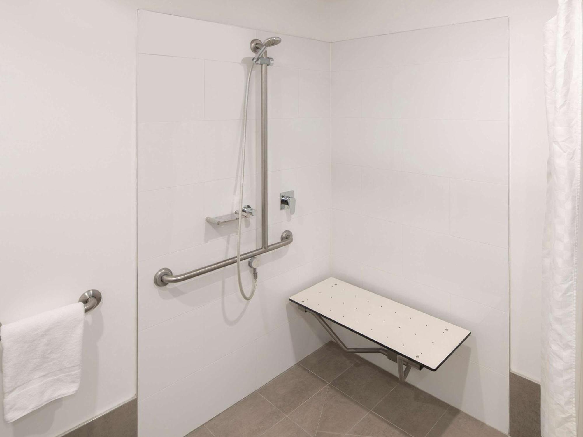 Mercure Sydney Bankstown Экстерьер фото