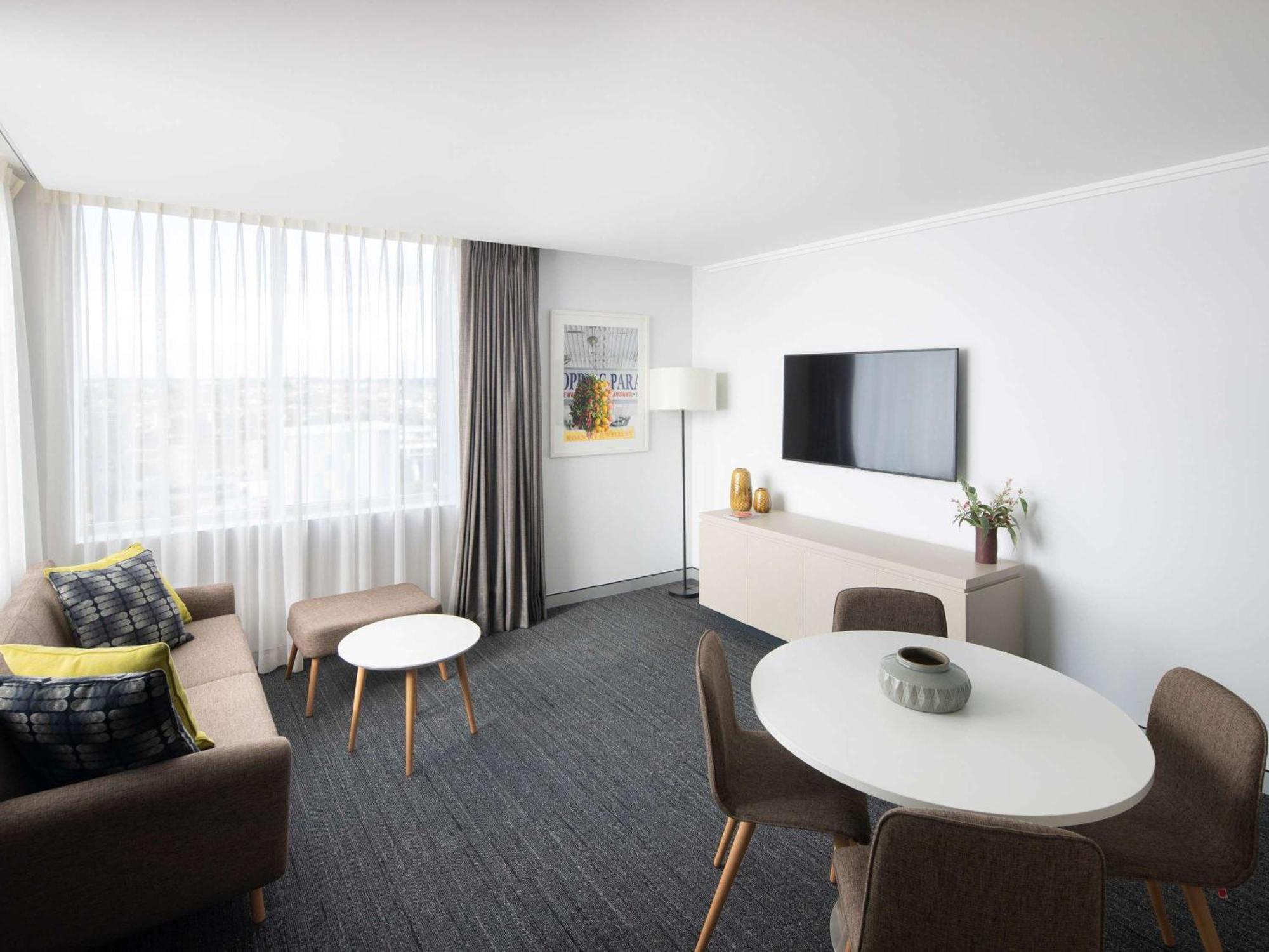 Mercure Sydney Bankstown Экстерьер фото