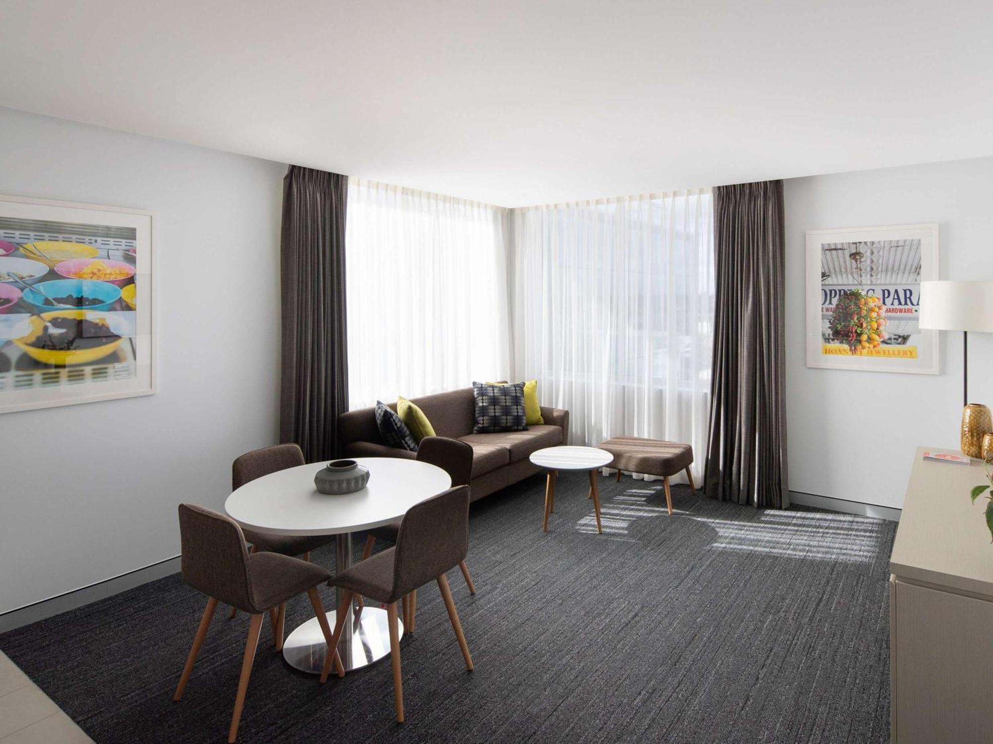 Mercure Sydney Bankstown Экстерьер фото
